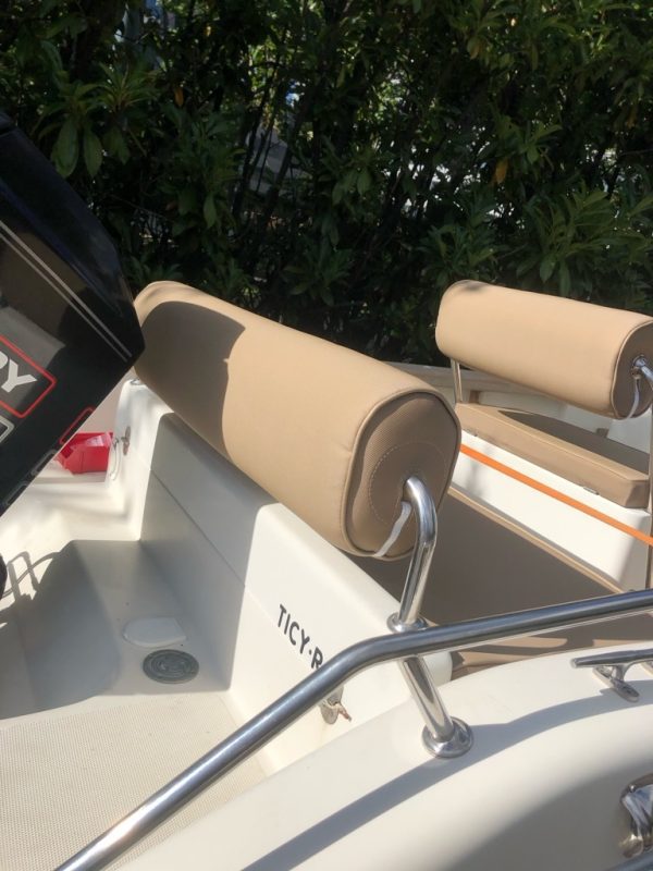 Bateau Moteur Key Largo 18 occasion vue coussins