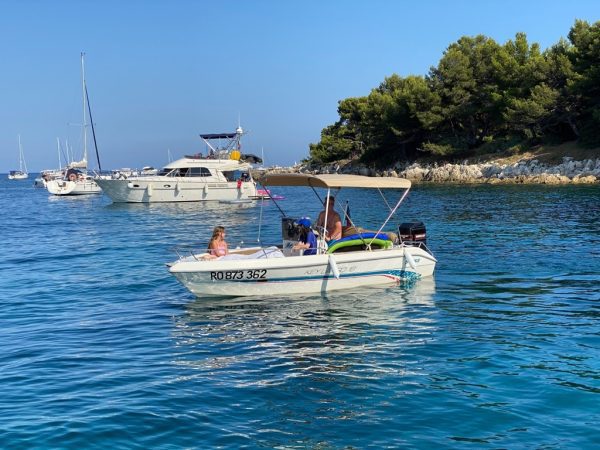 Bateau Moteur Key Largo 18 occasion vue ext plage