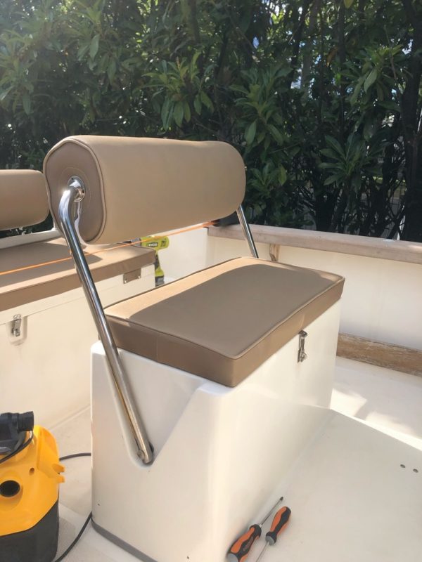 Bateau Moteur Key Largo 18 occasion vue pilotage