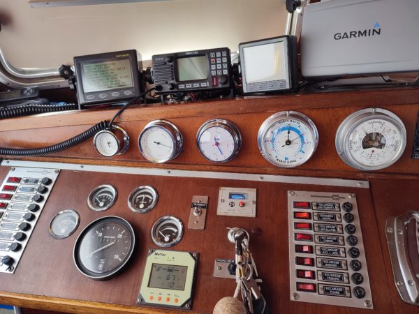Vedette hollandaise instruments de navigation occasion Albatre Plaisance scaled