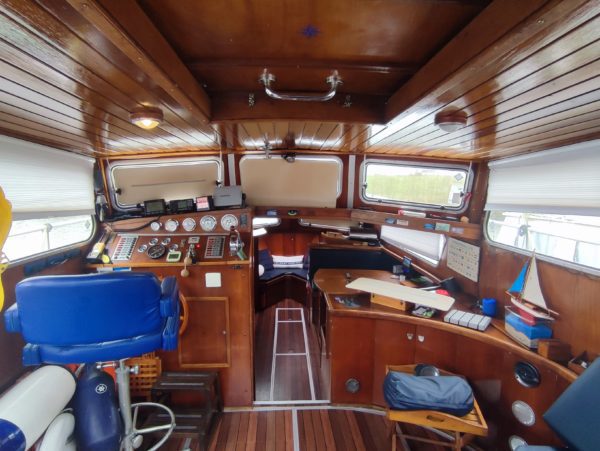 Vedette hollandaise interieurs occasion Albatre Plaisance scaled