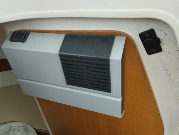 Bateau moteur occasion Arvor 250 Alarme scaled