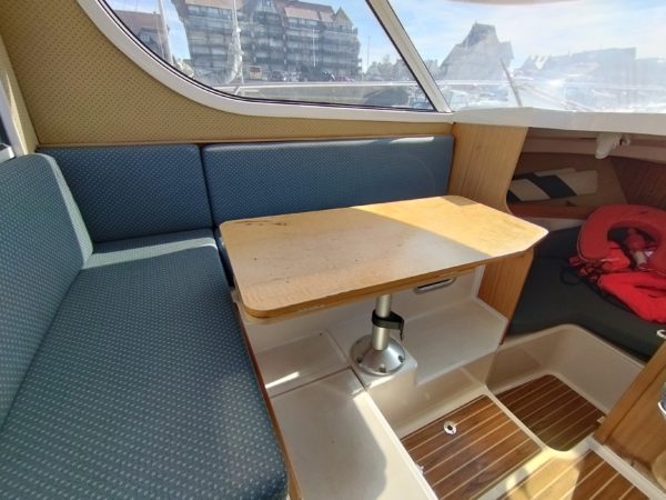 Bateau moteur occasion Quicksilver weekend 700 carre scaled
