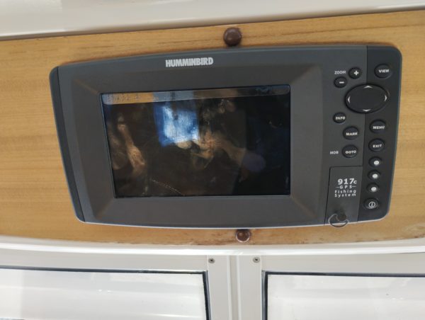 Bateau moteur occasion Quicksilver weekend 700 gps scaled