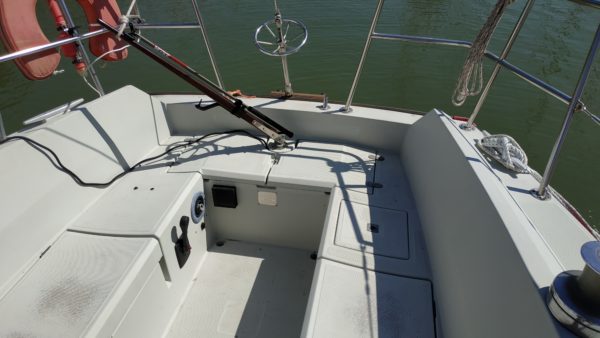 Dufour 34 voilier occasion Cockpit scaled