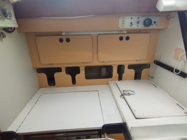 Voilier occasion Albatre Plaisance SUN FIZZ Vue cuisine scaled