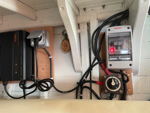 voilier requin elec Copie