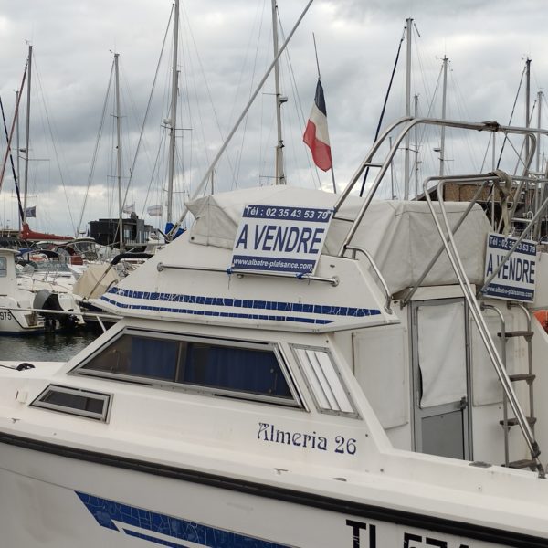 bateau moteur occasion albat plaisance vue babord 1 scaled