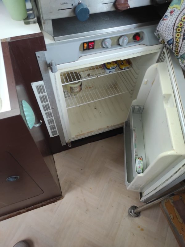 bateau moteur occasion albatre plaisance Normandie refrigerateur Almeria 26