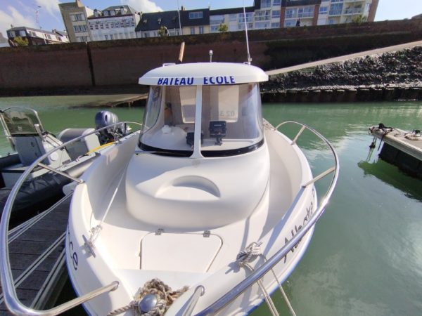 Quicksilver 580 pilothouse à flot Fécamp 2