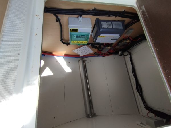 Barracuda 9 tableau electrique et chargeur de batteries