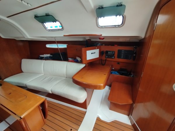 First 31.7 occasion Albatre Plaisance Normandie carré tribord