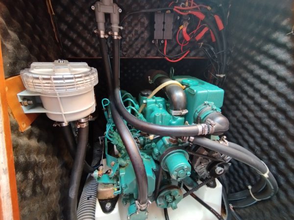 First 31.7 occasion Albatre Plaisance Normandie moteur Volvo 1