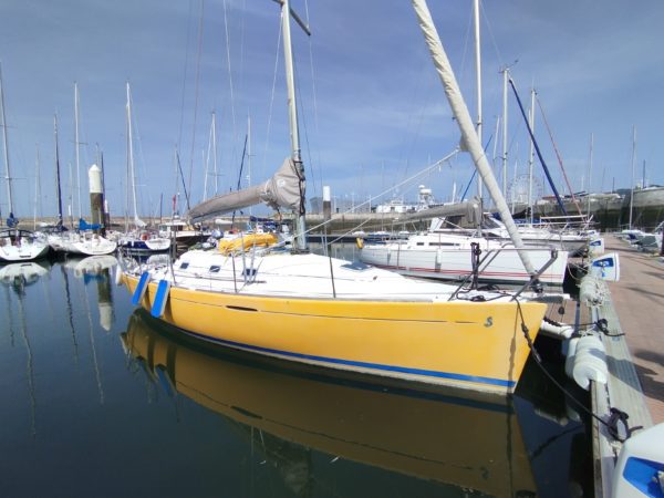First 31.7 occasion Albatre Plaisance Normandie vue tribord