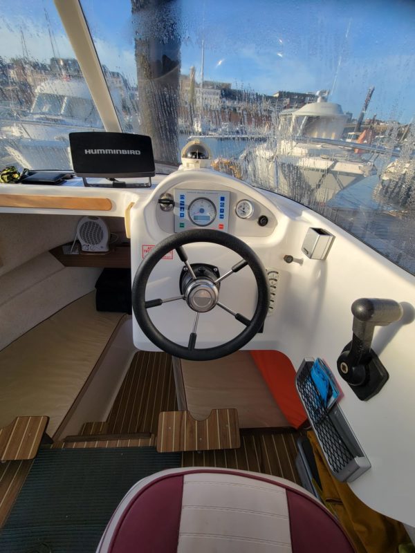 arvor 210 occasion albatre plaisance vue poste de pilotage 2