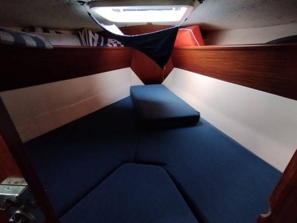 Dufour 3800 voilier occasion Albatre Plaisance normandie cabine avant