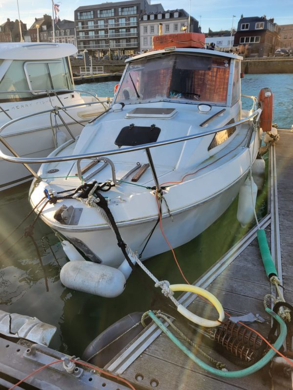 Antares 640 à flot babord