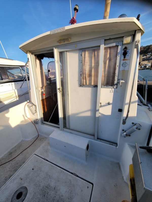 Antares 640 à flot cabine