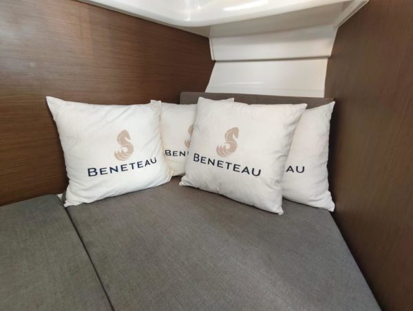 Bateau Beneteau Antares 8 vedette occasion Albatre Plaisance Normandie couchette
