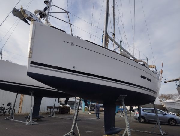 Dufour 375 voilier occasion Albatre Plaisance Normandie avant babord
