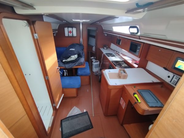 Dufour 375 voilier occasion Albatre Plaisance Normandie carre