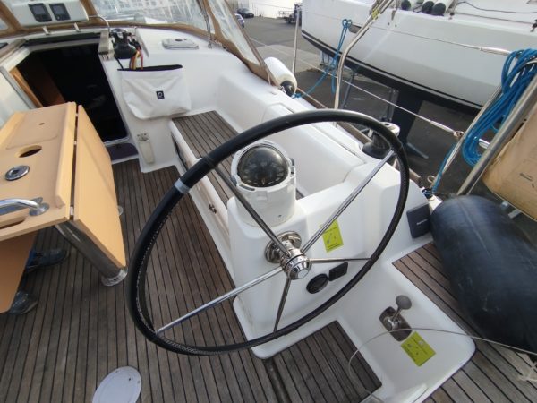 Dufour 375 voilier occasion Albatre Plaisance Normandie cockpit tribord