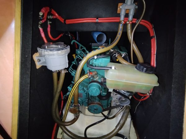 Dufour 375 voilier occasion Albatre Plaisance Normandie moteur 1