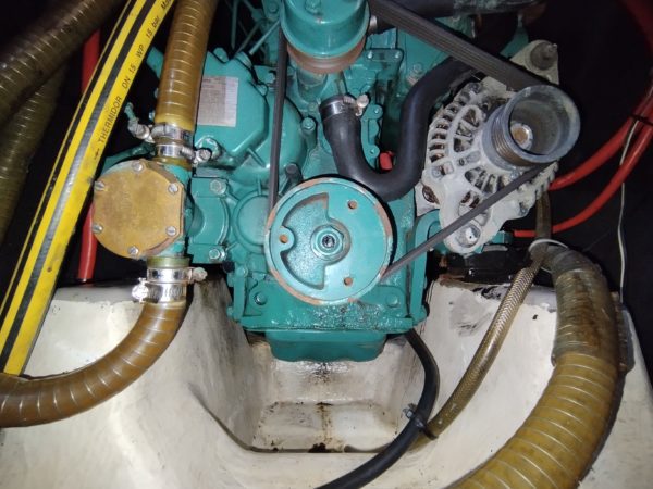 Dufour 375 voilier occasion Albatre Plaisance Normandie moteur 2