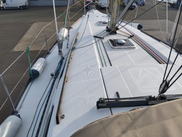 Dufour 375 voilier occasion Albatre Plaisance Normandie plage avant