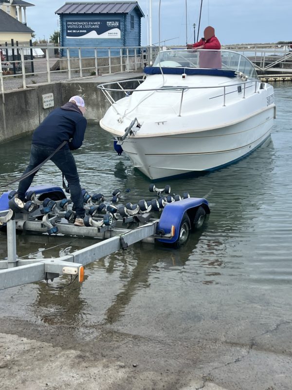 FLYER 701 mise sur remorque bateau occasion albatre plaisance normandie