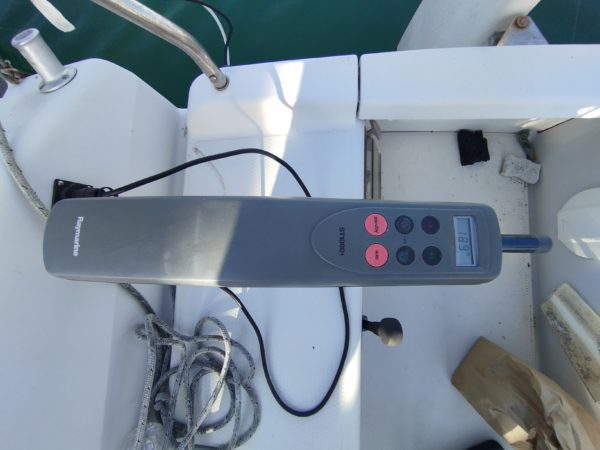 Dehler 25 cruising voilier occasion Albatre Plaisance Normandie Pilote automatique