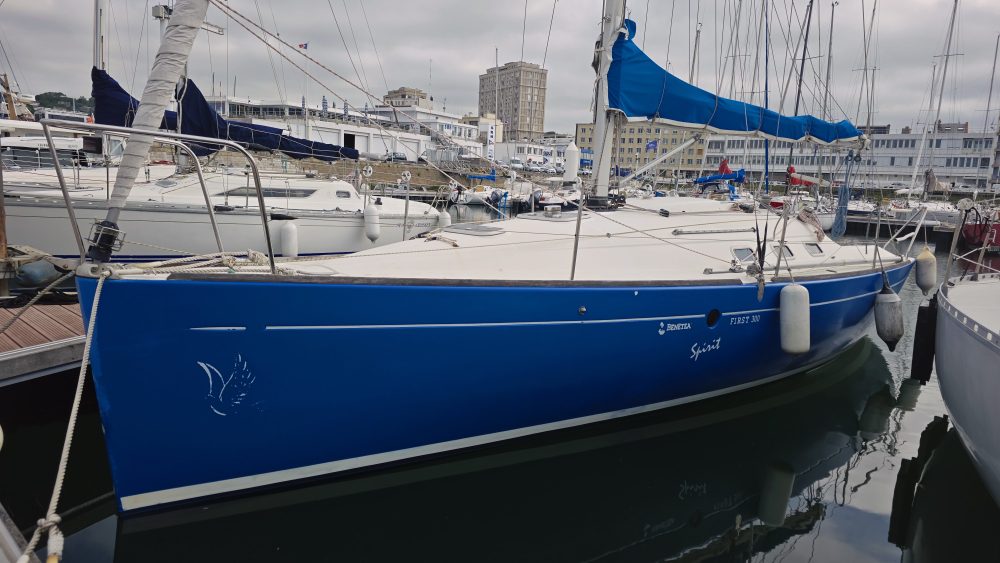 First 300 Spirit voilier à vendre occasion Albatre Plaisance Normandie 1