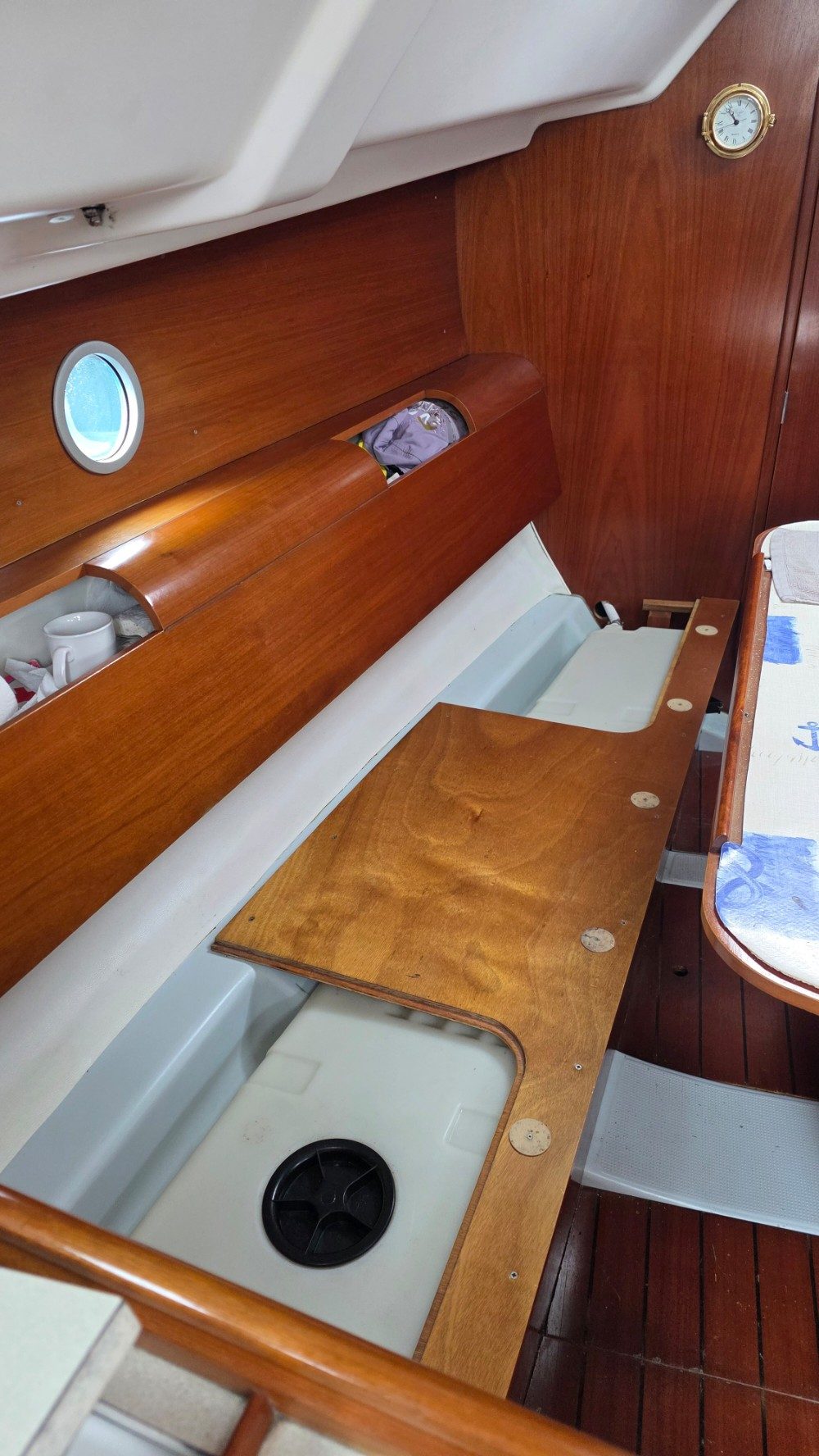 First 300 Spirit voilier à vendre occasion Albatre Plaisance Normandie 12