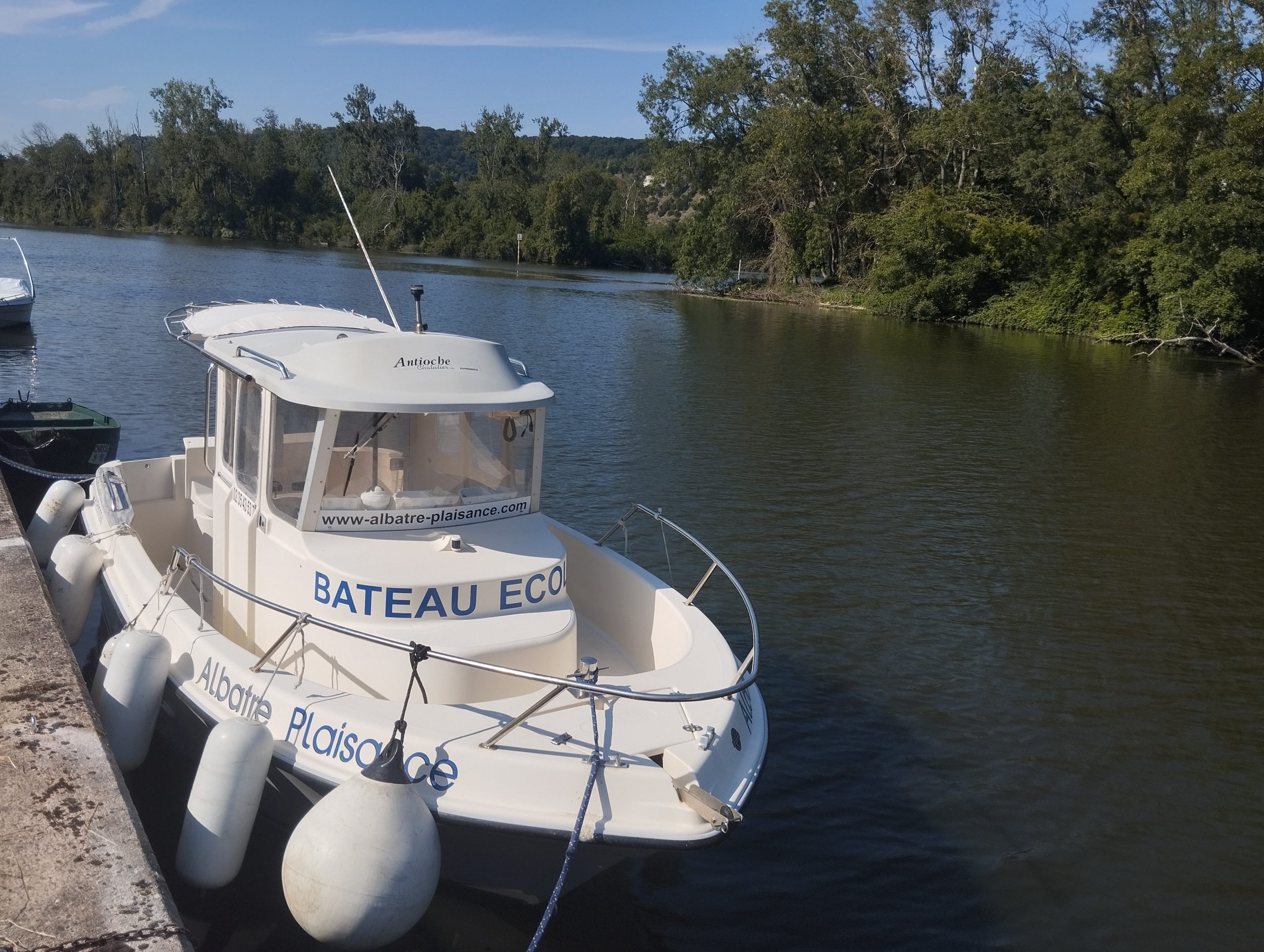 Albatre Plaisance Permis bateau à Poses Bateau école sur la Seine