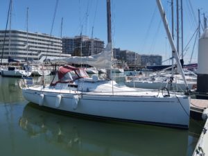 Voilier Bénéteau First 27.7 Occasion Albatre Plaisance Normandie Vue au ponton