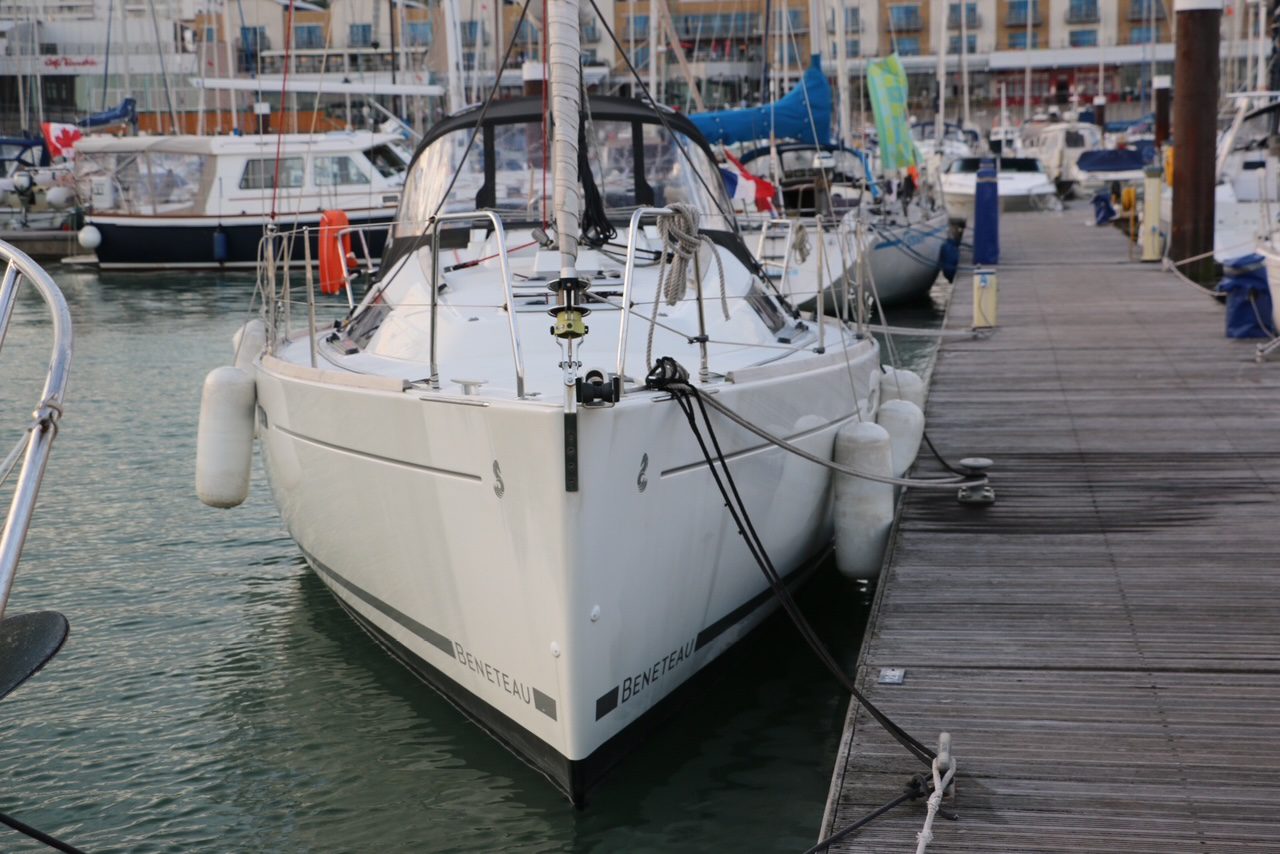 Beneteau Oceanis 31 voilier occasion a vendre Albatre Plaisance Normandie Au port