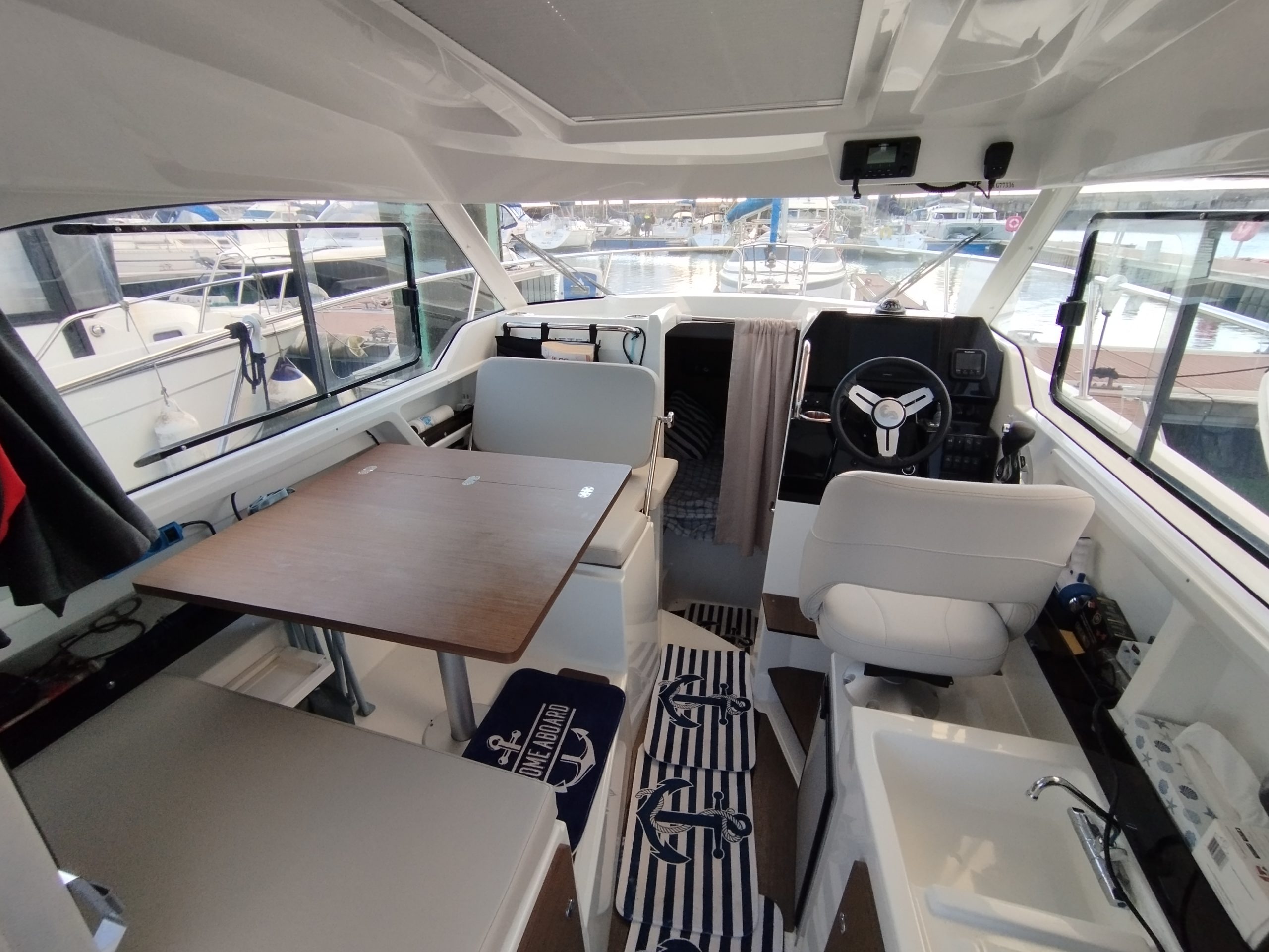 Antares 8 OB V2 Fishing Bénéteau occasion Albatre Plaisance Normandie 10