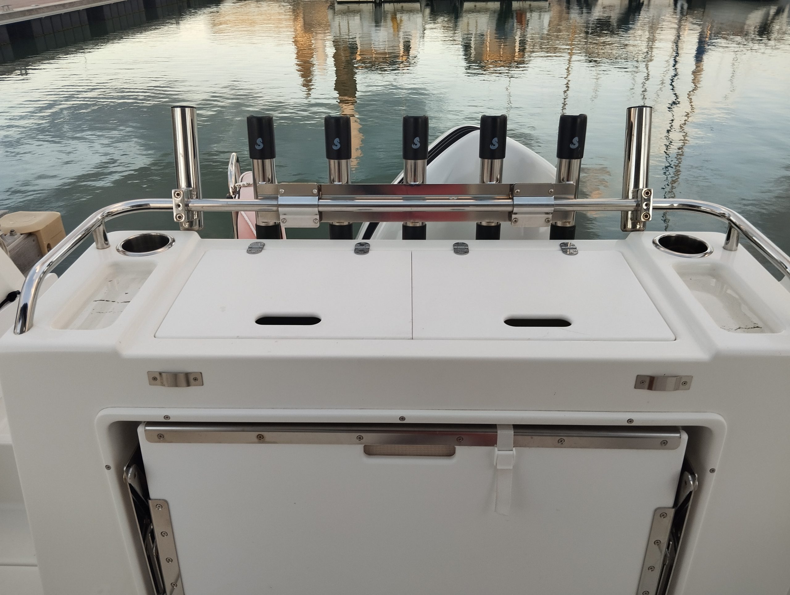 Antares 8 OB V2 Fishing Bénéteau occasion Albatre Plaisance Normandie 5